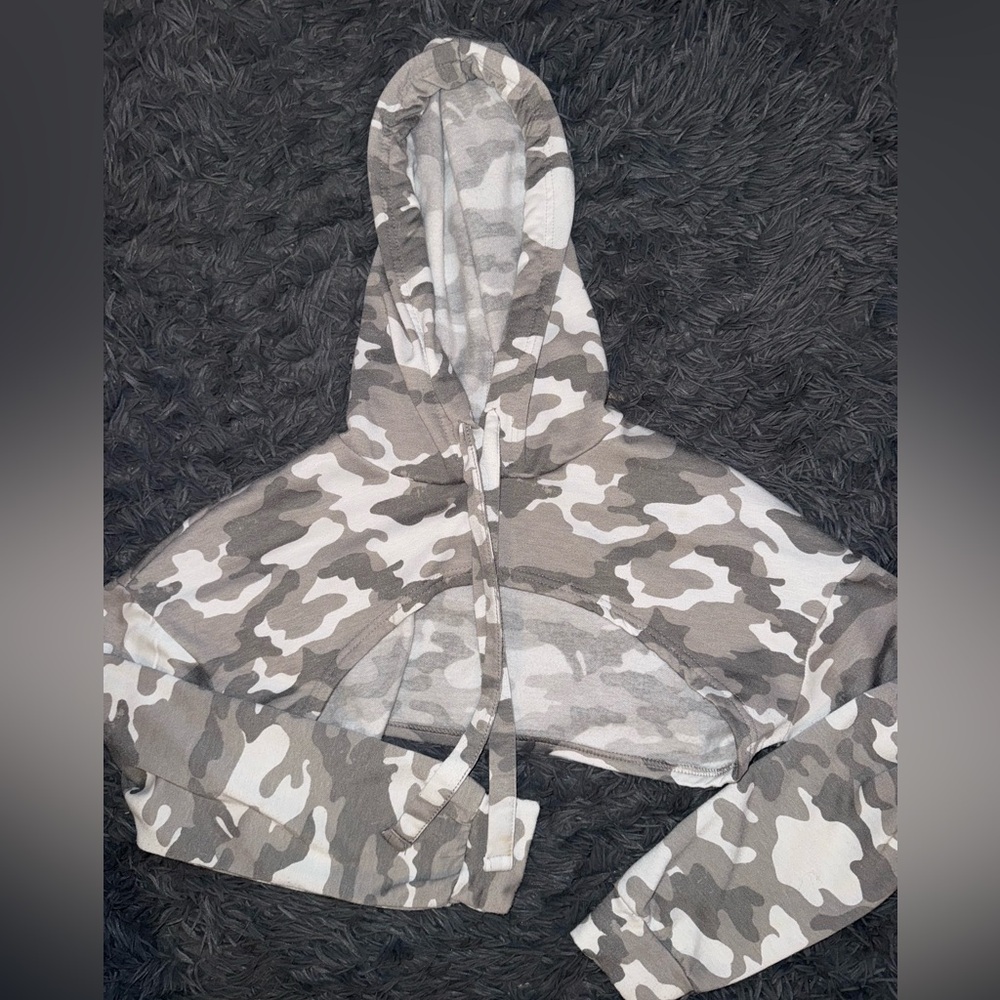 camo half hoodie